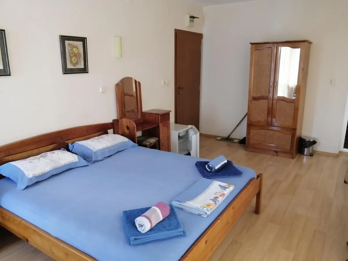 **  Guest House 